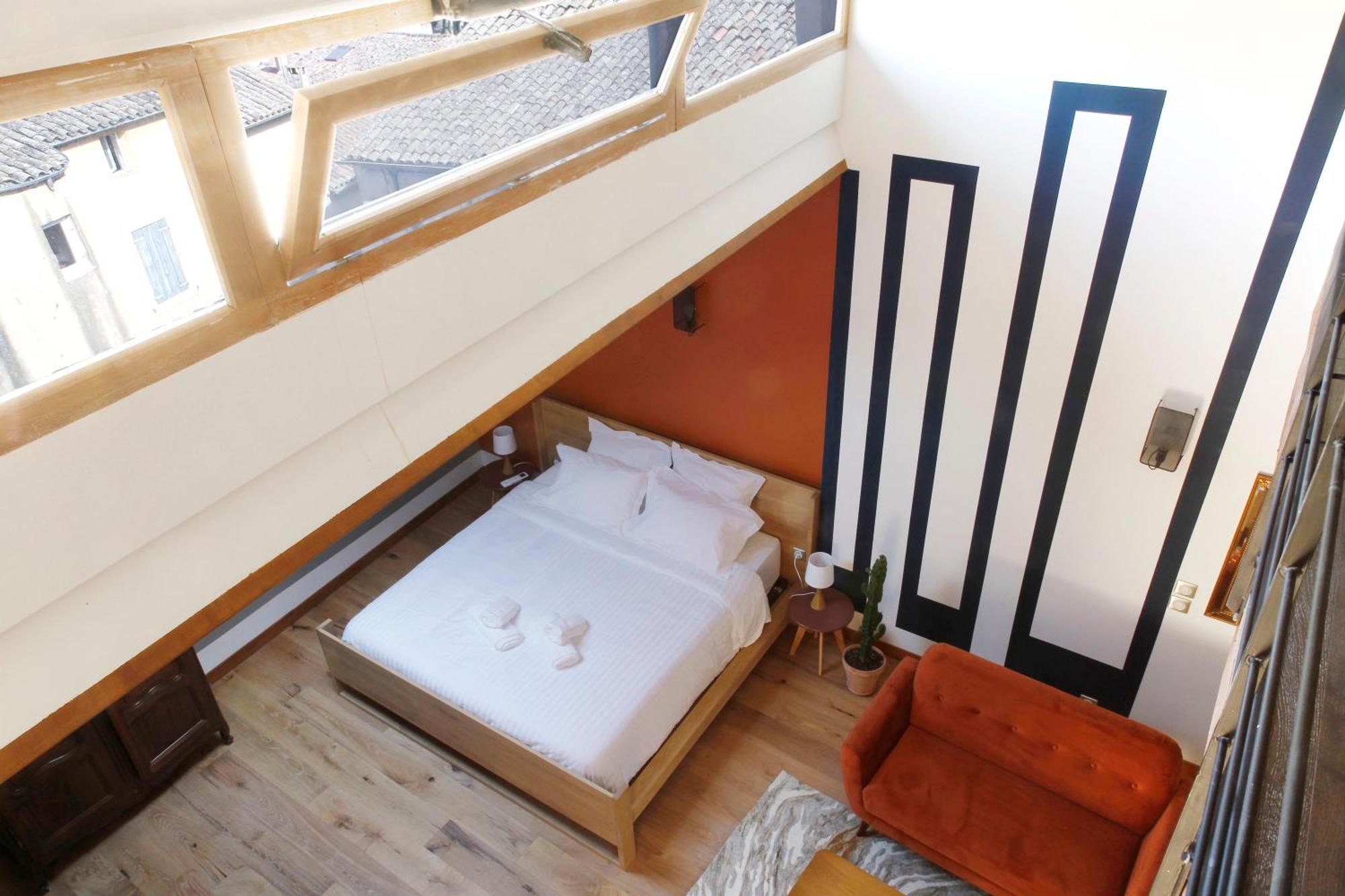 La Maison D'En Bas Des Seigneurs Cucuron Exteriör bild
