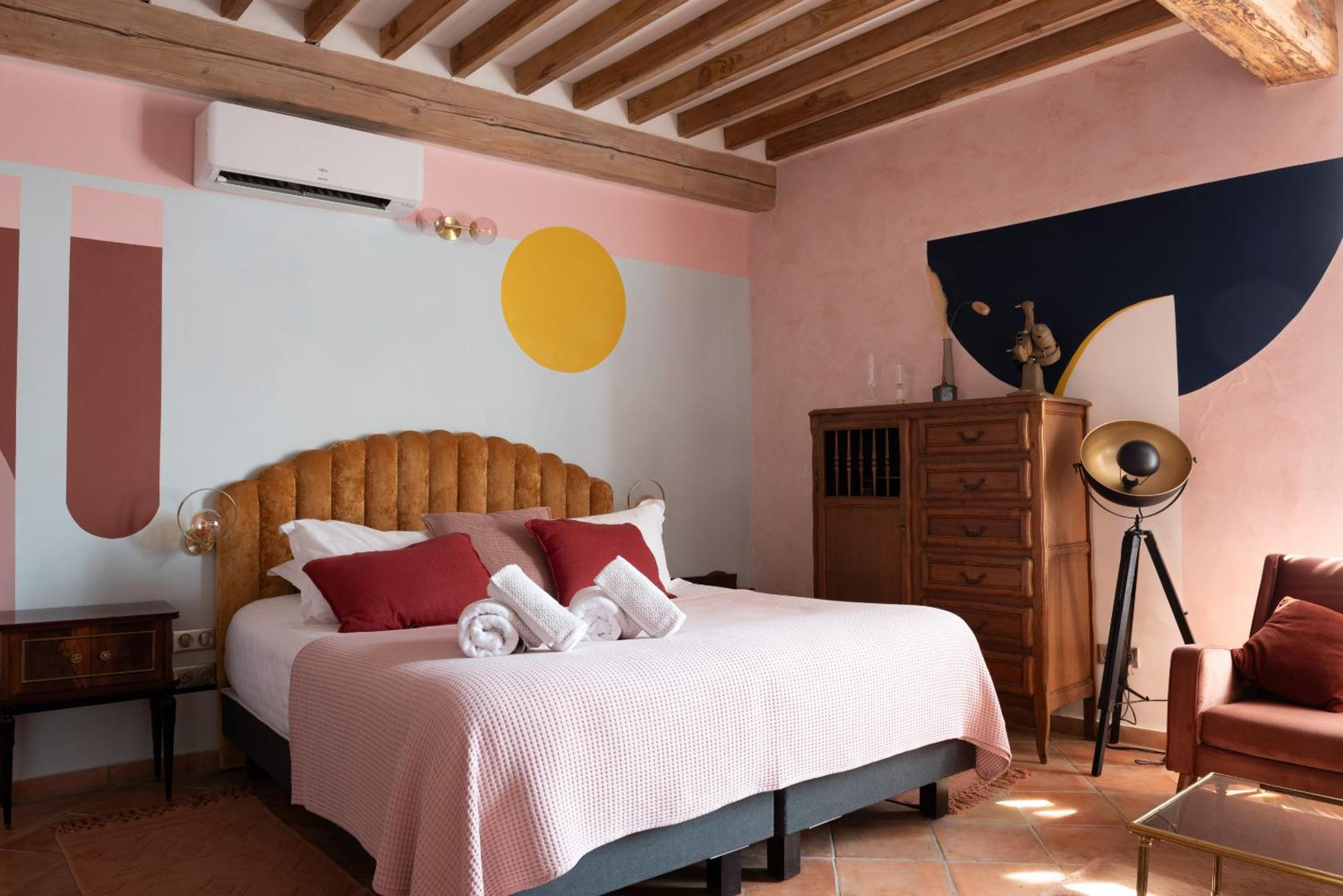 La Maison D'En Bas Des Seigneurs Cucuron Rum bild