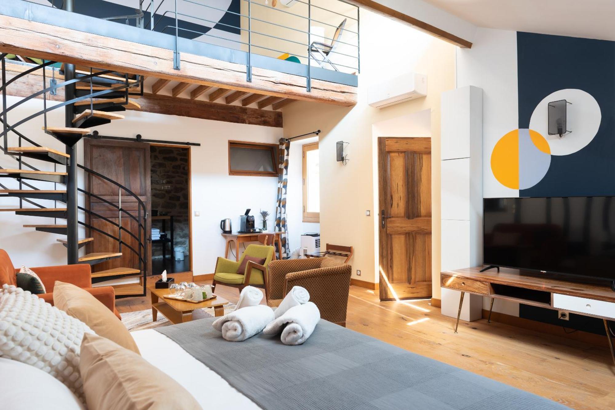 La Maison D'En Bas Des Seigneurs Cucuron Exteriör bild